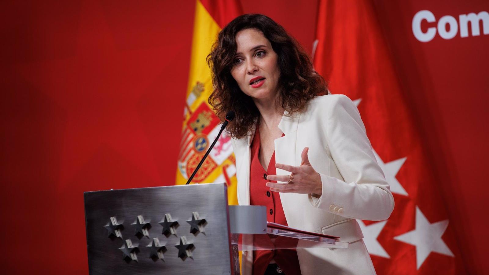Díaz Ayuso reúne a sus consejeros en Manzanares el Real para preparar el 2024