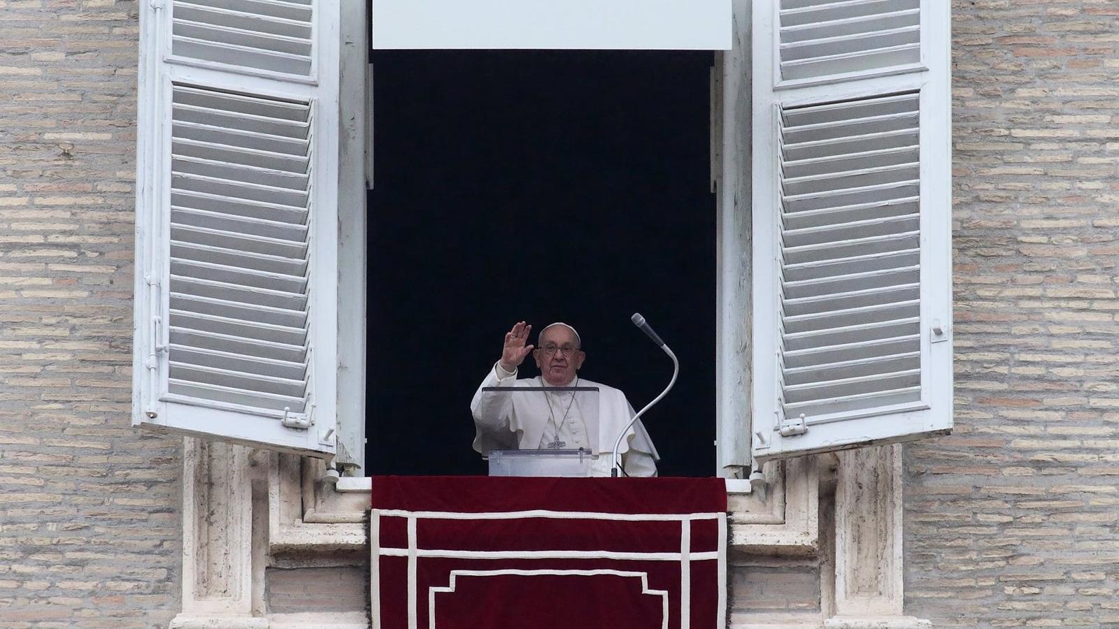 El Papa pide la "prohibición universal" de la maternidad subrogada