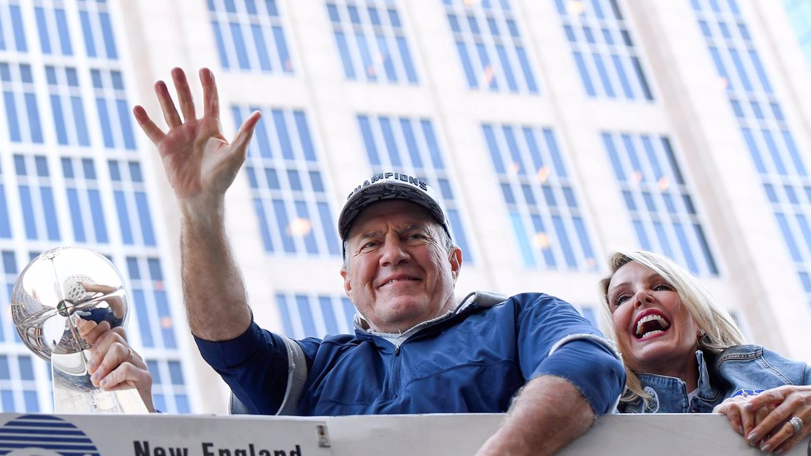 Bill Belichick deja el banquillo de los New England Patriots después de 24 temporadas