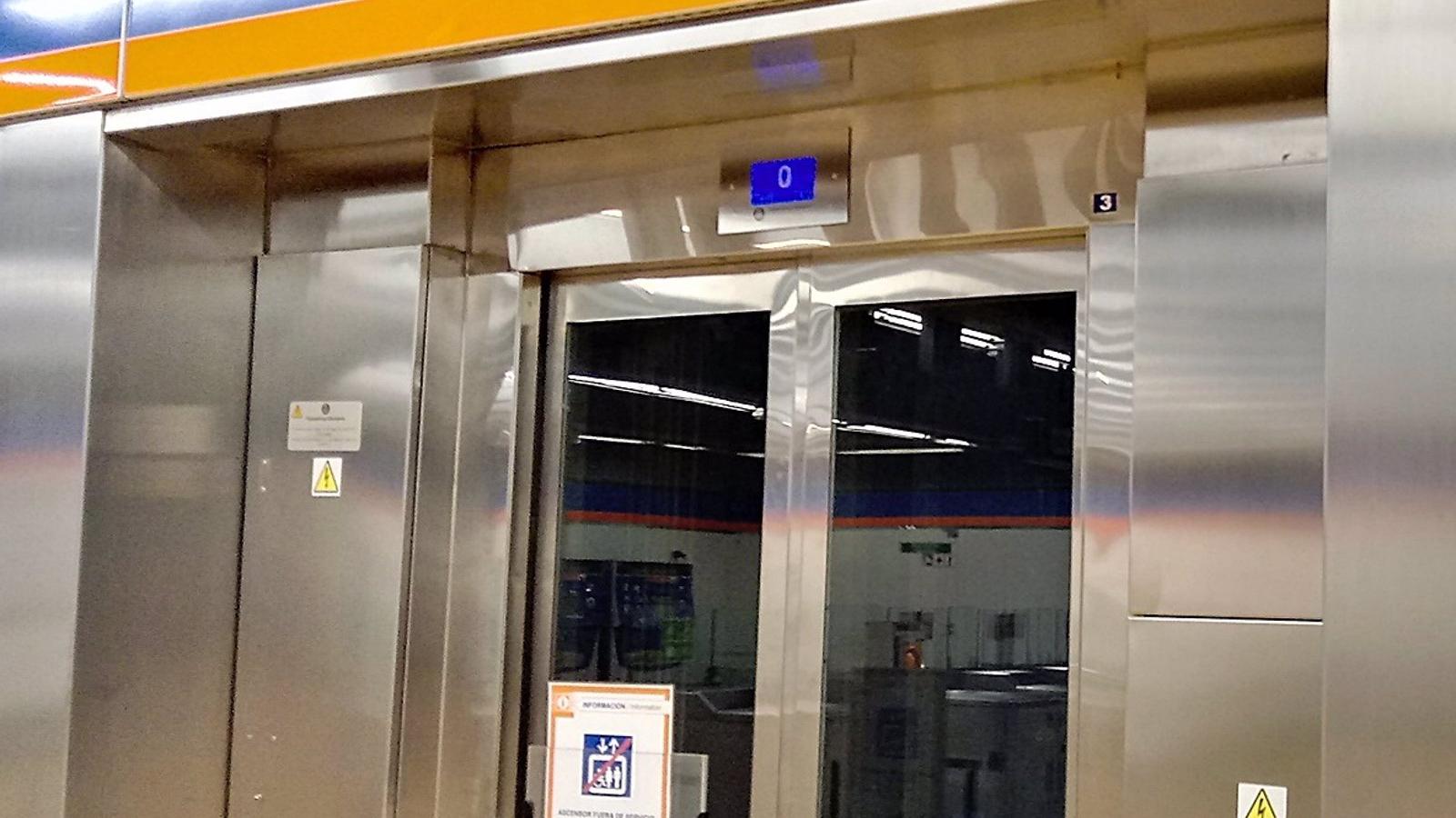 Metro adjudica el contrato de 6,1 millones para el mantenimiento integral de los 565 ascensores de la red
