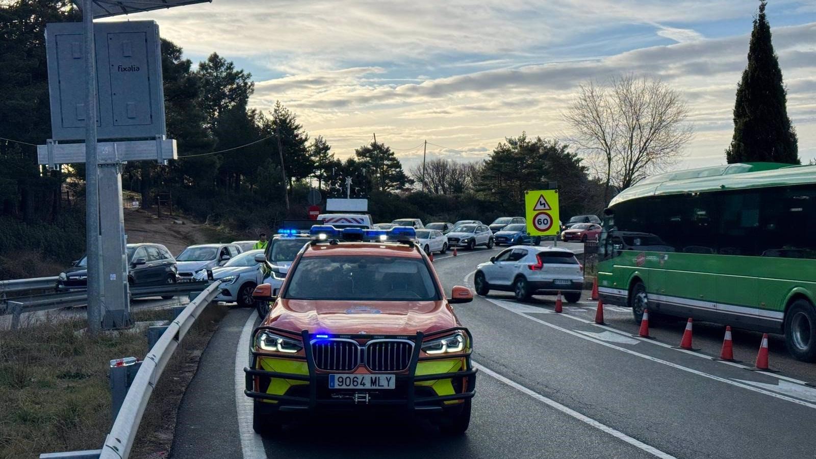  El 112 aconseja acudir a Navacerrada y Cotos en transporte público