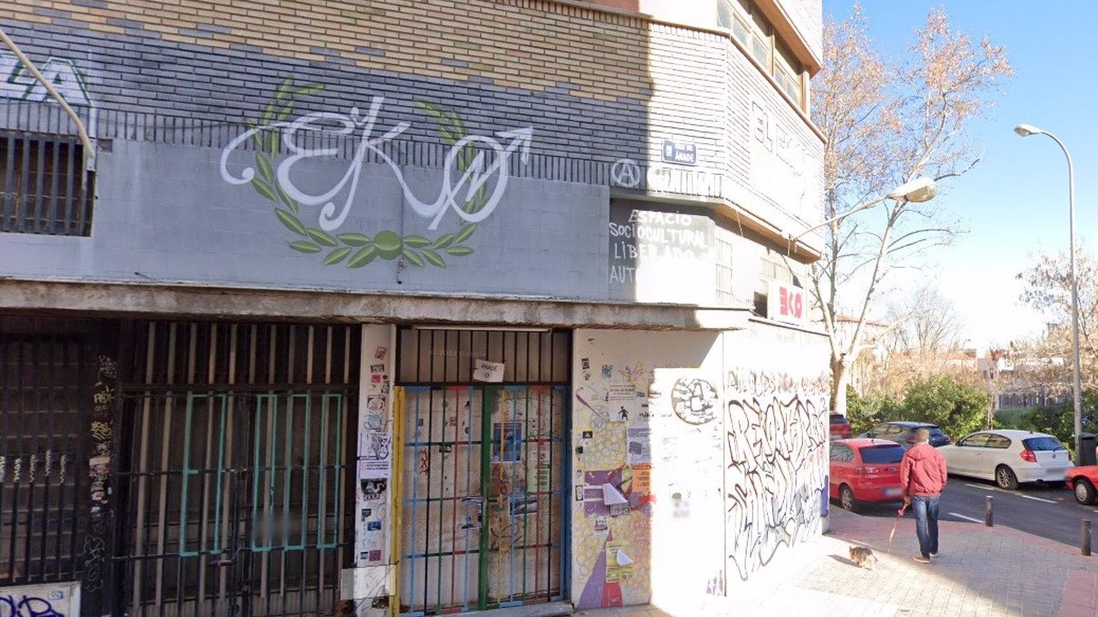  Arde sin heridos un edificio okupado en Carabanchel