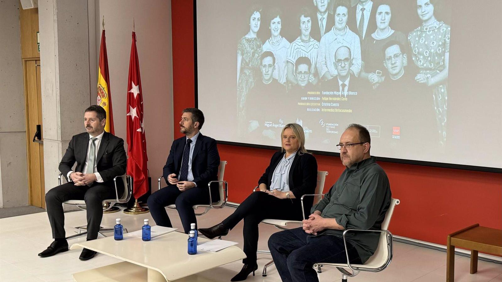 La Comunidad reivindica la "dignidad" de las víctimas frente a "pactos con testaferros de ETA"