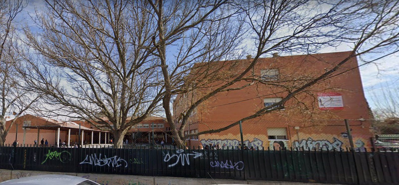  Un chico de 15 años apuñala en la espalda a otro dentro de un instituto de Alcalá