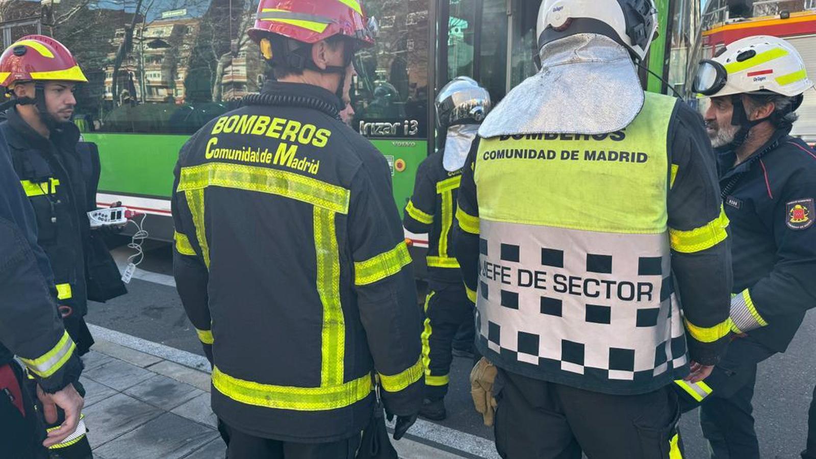 Una mujer resulta herida grave y un hombre leve atropellados por un autobús en Leganés