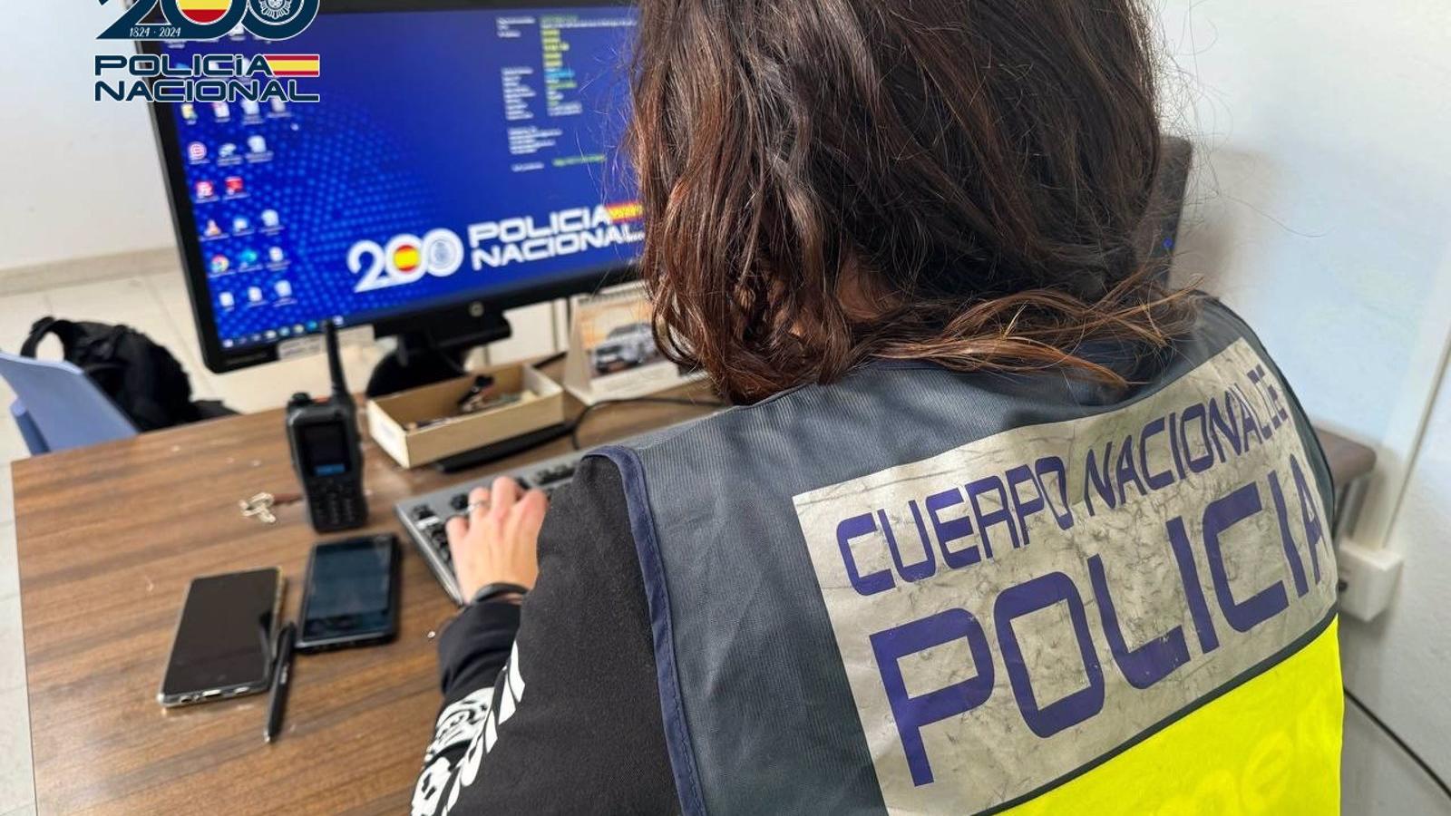 Detenido en Madrid un extrabajador de un banco que realizaba reintegros fraudulentos con tarjetas de clientes