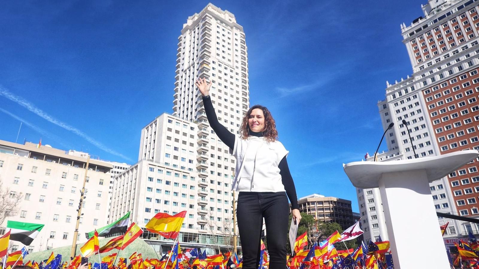 Ayuso critica que el PSOE "normalice el crimen" y pide "auxilio" a las instituciones europeas