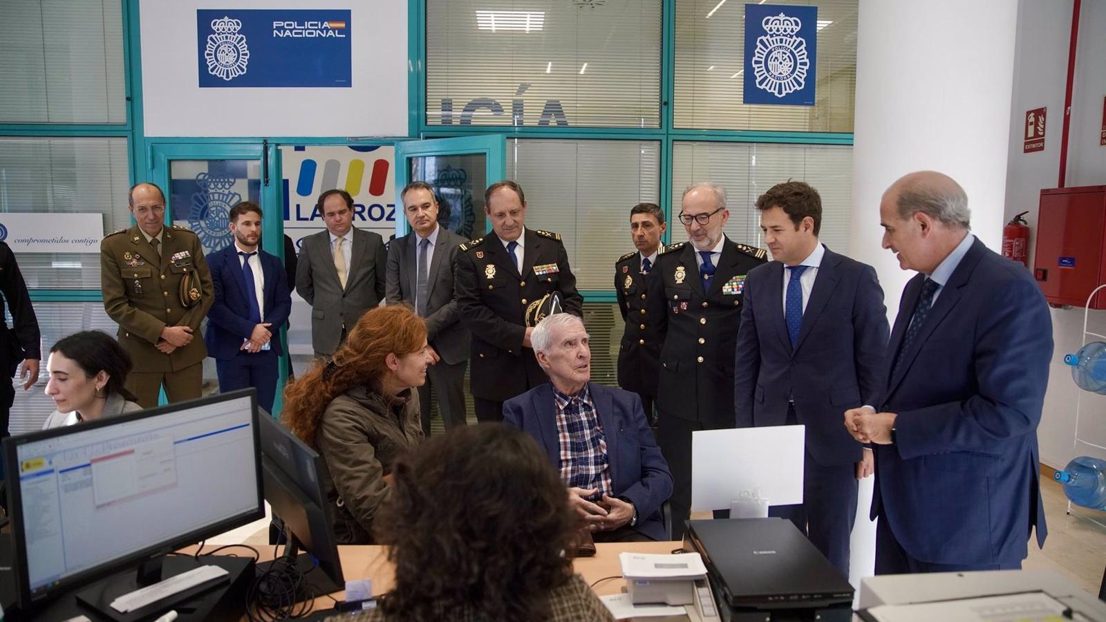 La nueva oficina de documentación de la Policía Nacional en Las Rozas emitió más de 8.000 documentos en 2023