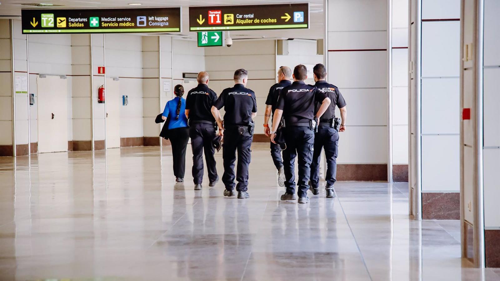 Dávila exige mayor control en Barajas para frenar la migración irregular