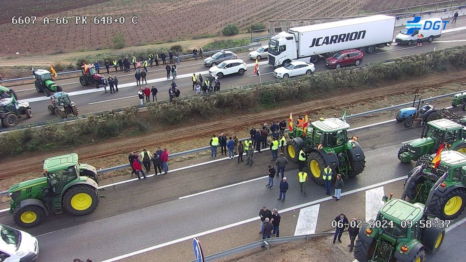 El futuro del campo en España está en peligro, advierte el consejero de Agricultura