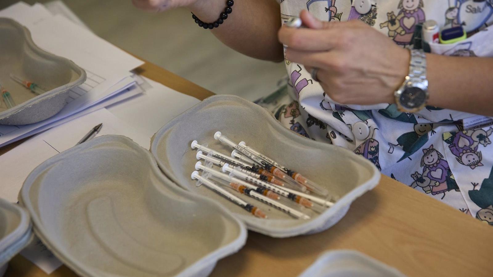 Caen un 35,5% los casos de gripe en la Comunidad en la última semana y bajan un 34,6% los de Covid-19