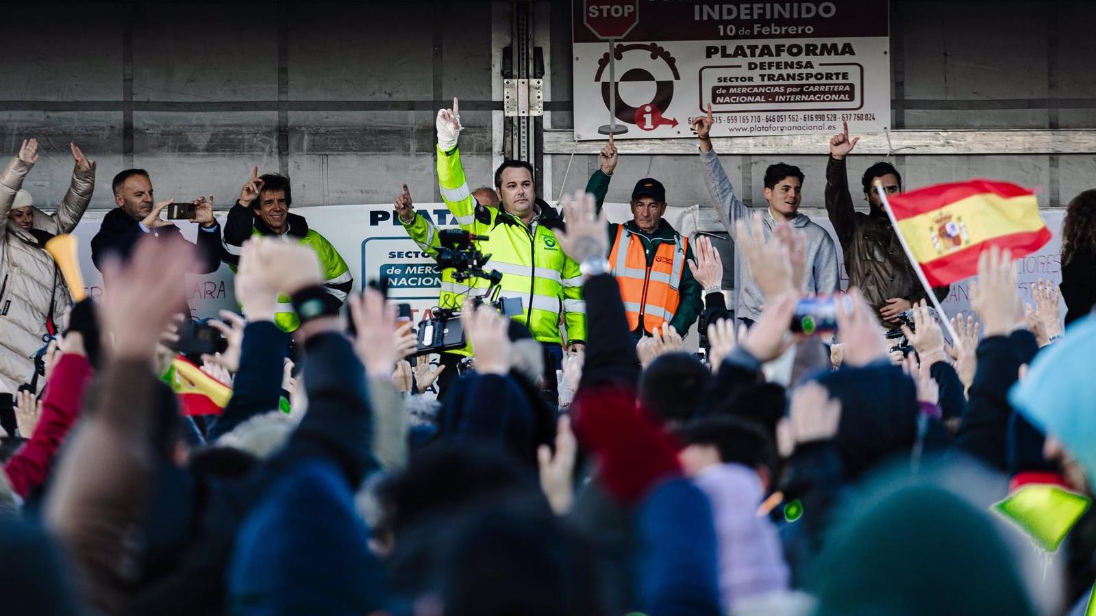 La Plataforma de transportistas convoca paro nacional indefinido para unirse a agricultores y ganaderos