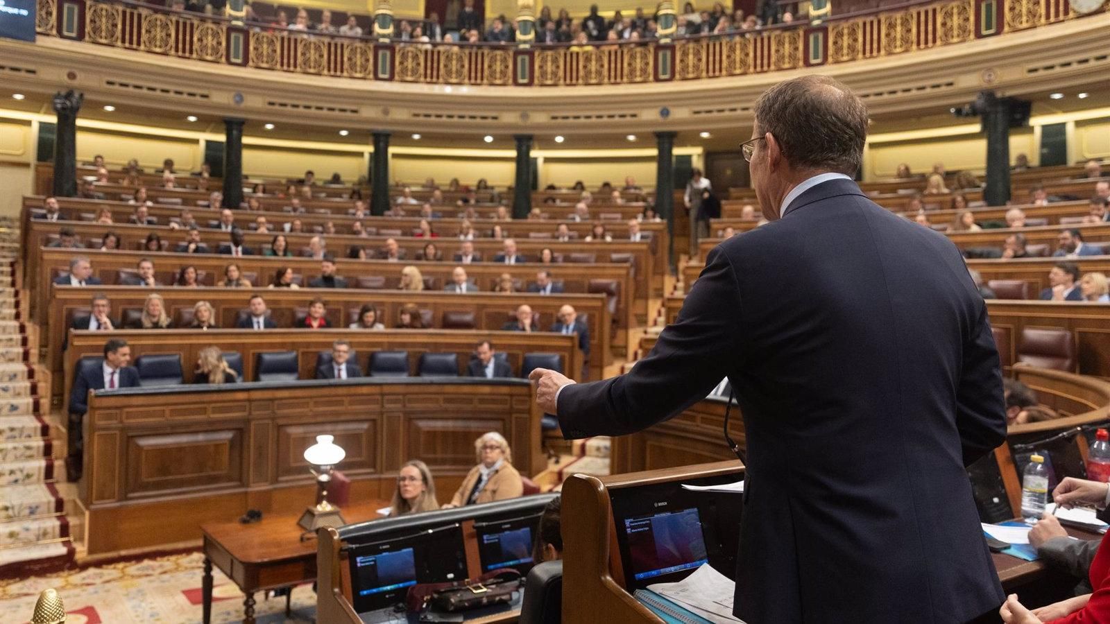 El PP adelanta al PSOE en el primer barómetro tras la votación de la amnistía