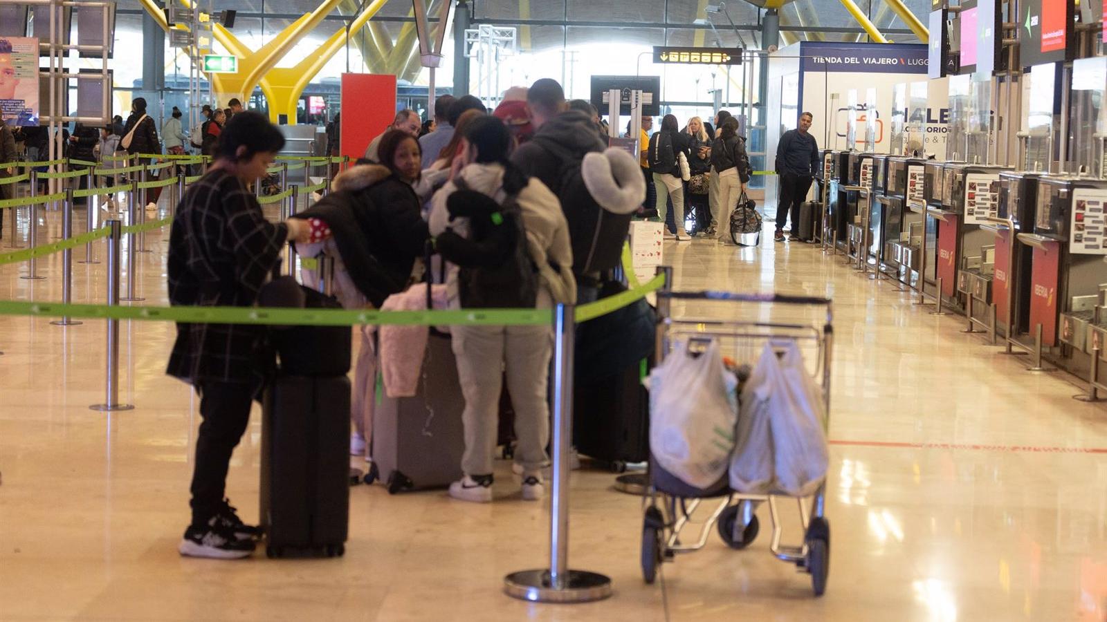 Barajas cierra el primer mes del año con cifra récord de pasajeros y de carga para un mes de enero