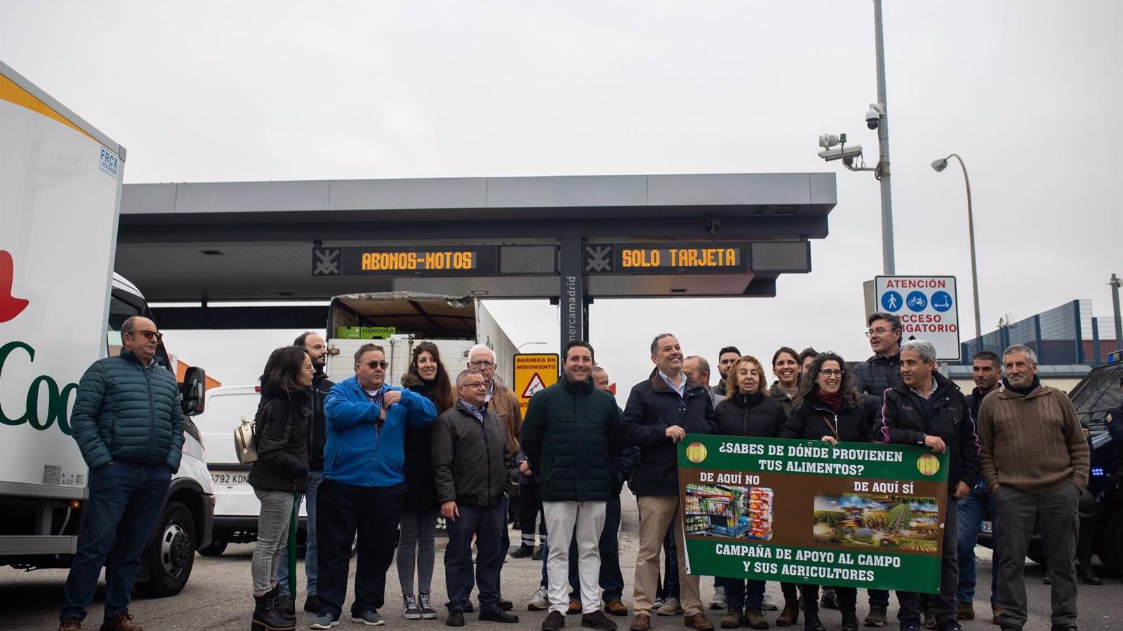 Agricultores se concentran pacíficamente en Mercamadrid en medio de un fuerte dispositivo policial