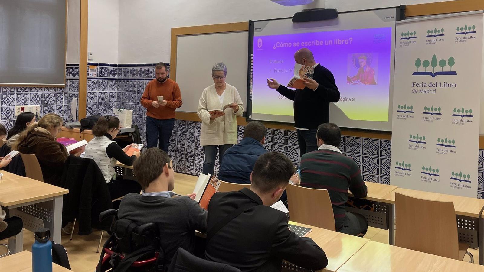 Jóvenes con discapacidad intelectual se zambullen en 'El gran Gatsby' de la mano de la Feria del Libro de Madrid