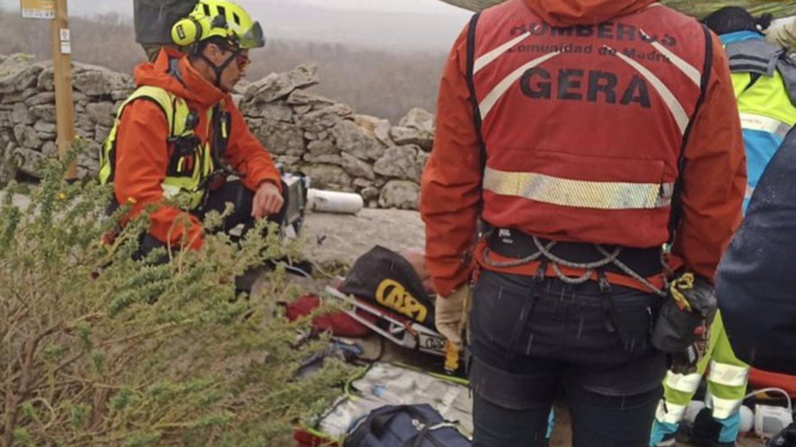 El GERA rescata a un senderista que sufrió un ictus cuando caminaba por la Sierra de Madrid