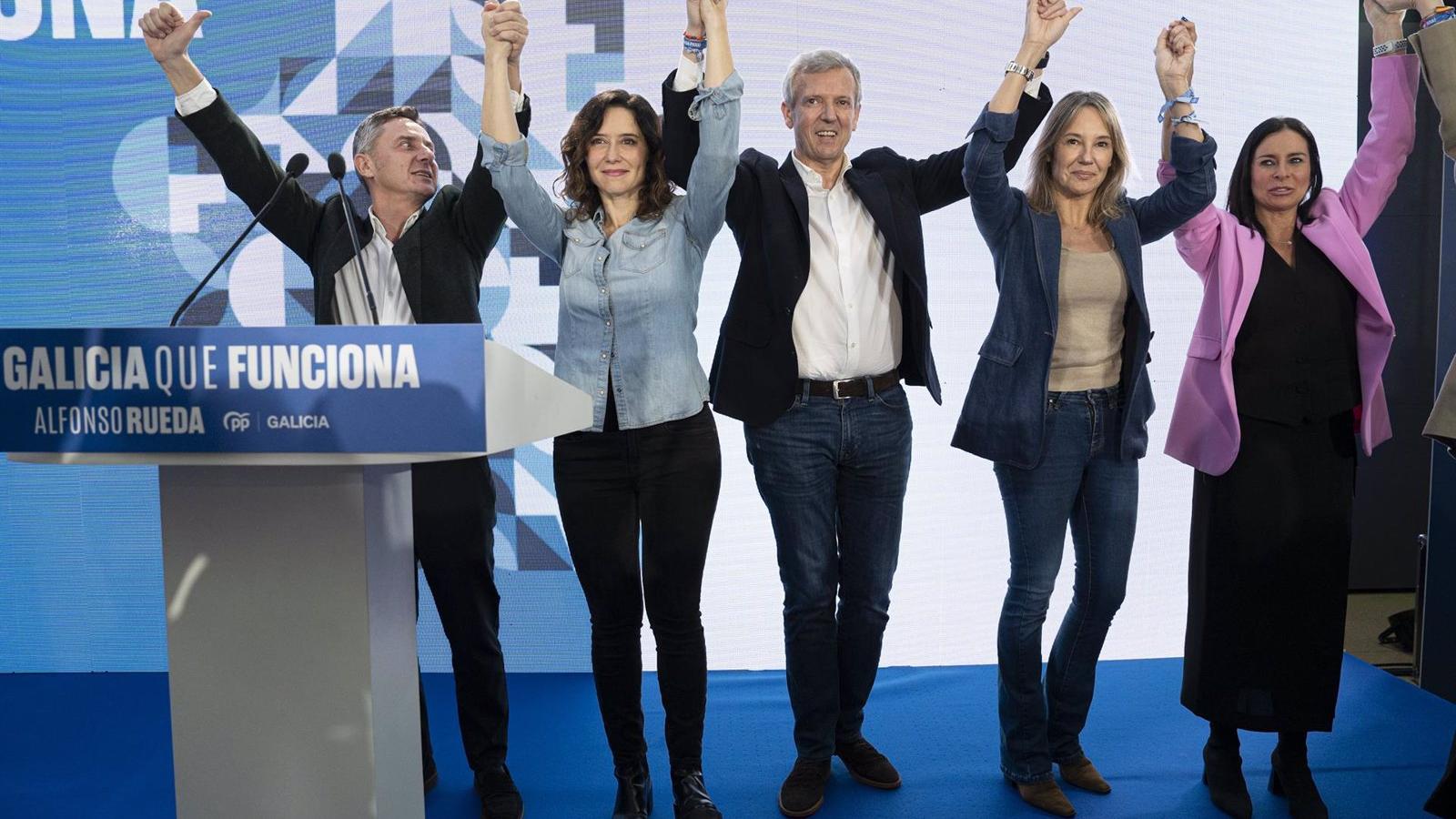 Díaz Ayuso acusa a Sánchez de ponerse "la toga" con los indultos