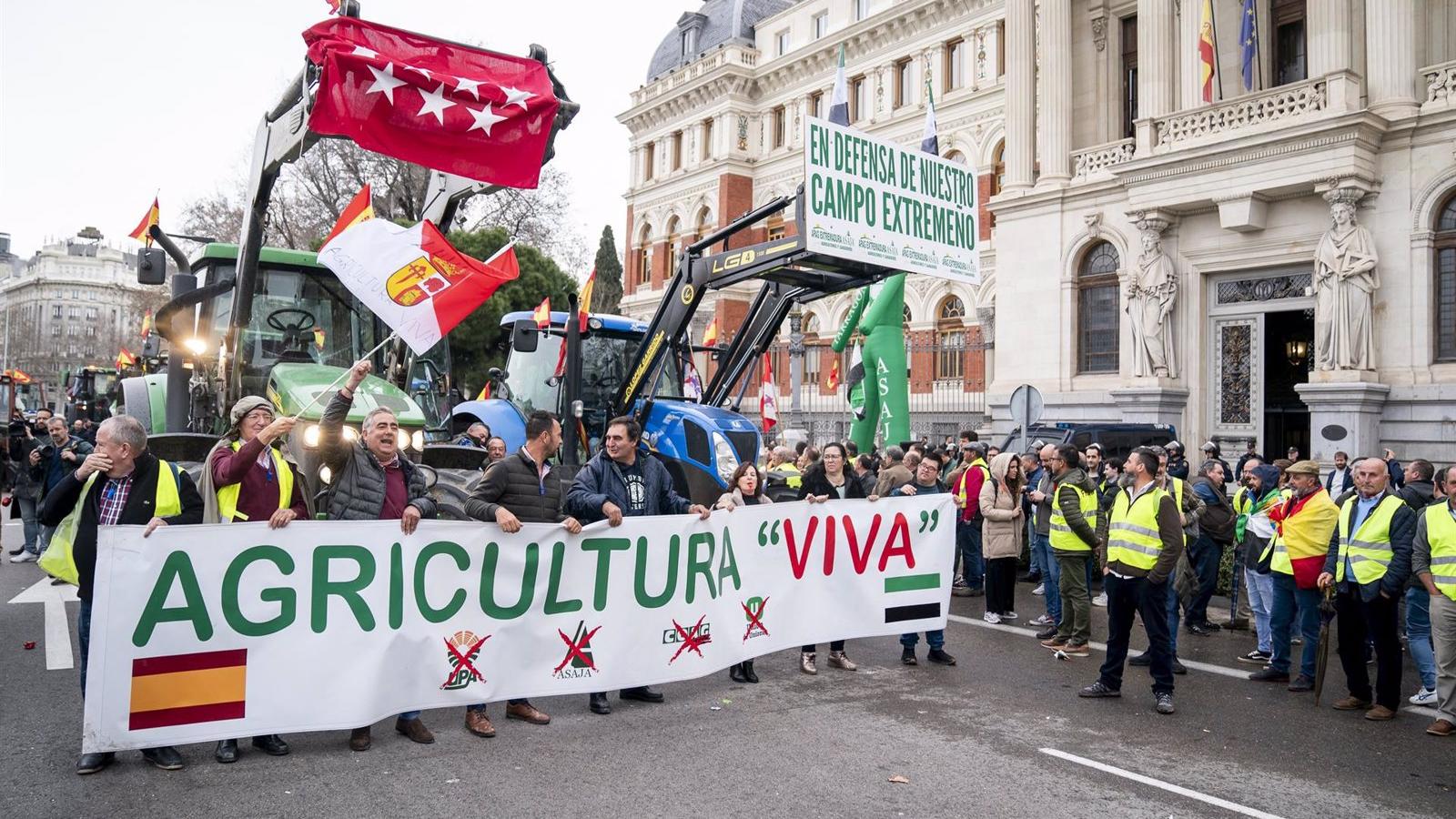 COAG afirma que se mantienen las movilizaciones, aunque se han puesto "encima de la mesa temas interesantes"