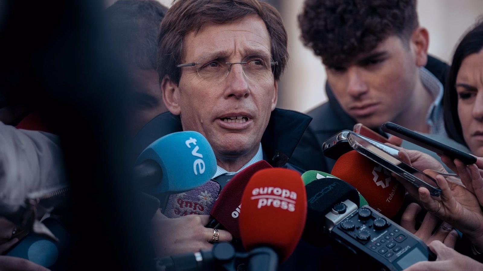Martínez-Almeida respalda la llegada de la UFC al Bernabéu