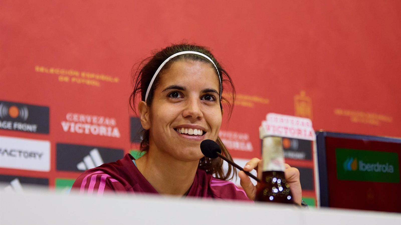 Alba Redondo: "Alexia da mucha experiencia al equipo y ayuda a las jóvenes"