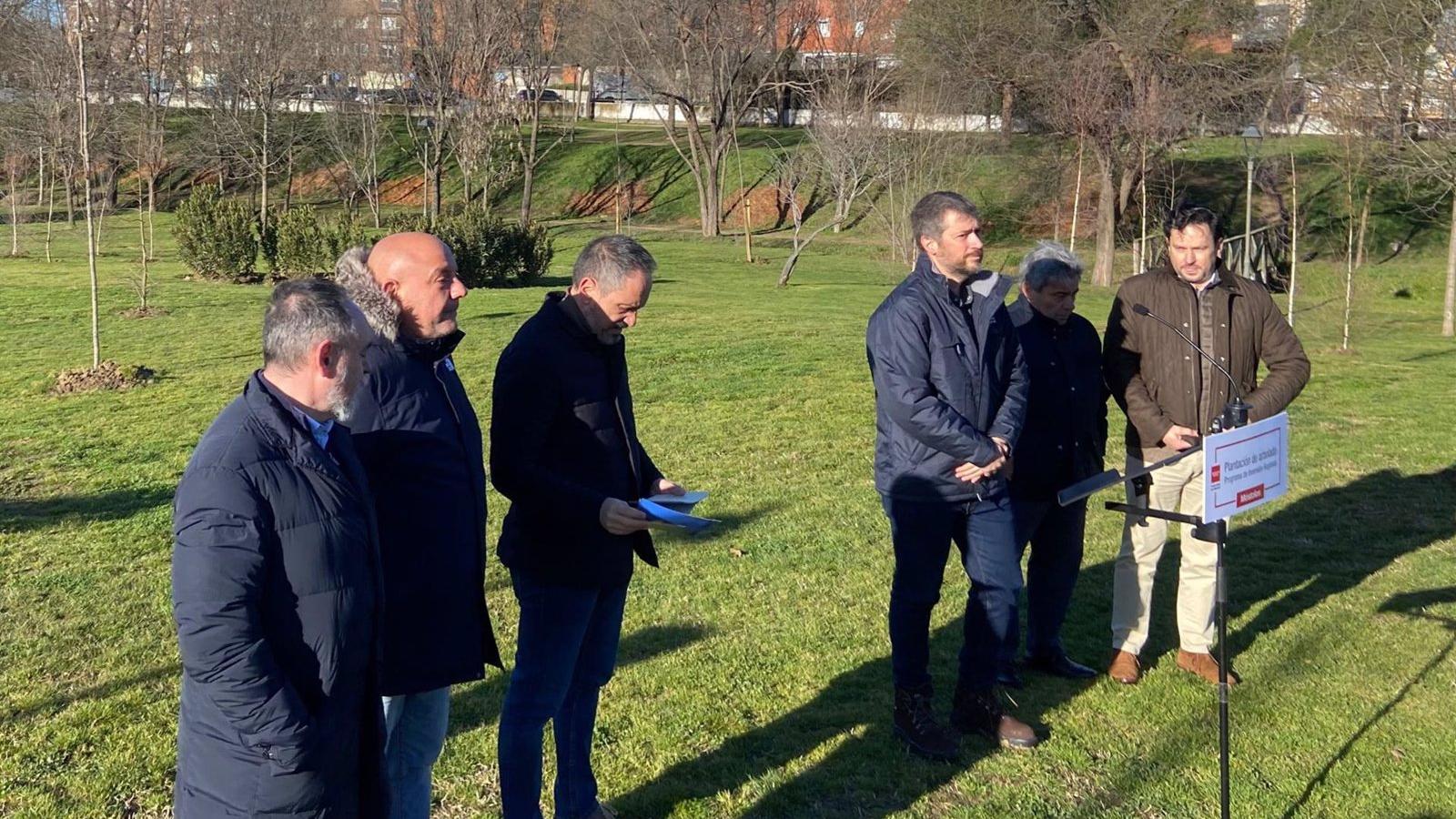 La Comunidad planta cerca de 2.700 árboles en ocho municipios para incrementar la masa forestal y la biodiversidad