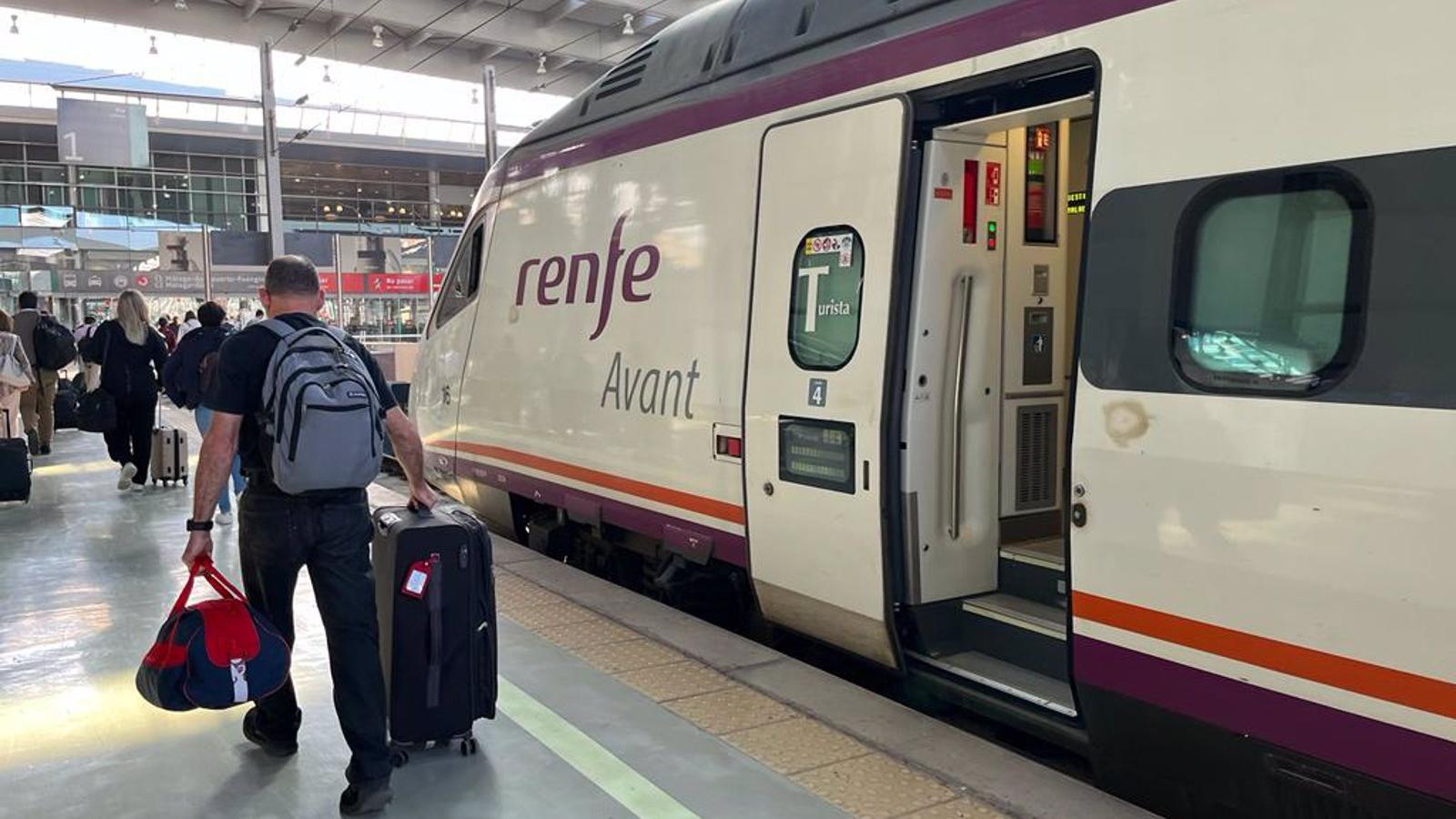Renfe destina 4,1 millones de euros a renovar mobiliario de estaciones de Cercanías, Rodalies y Ancho Métrico