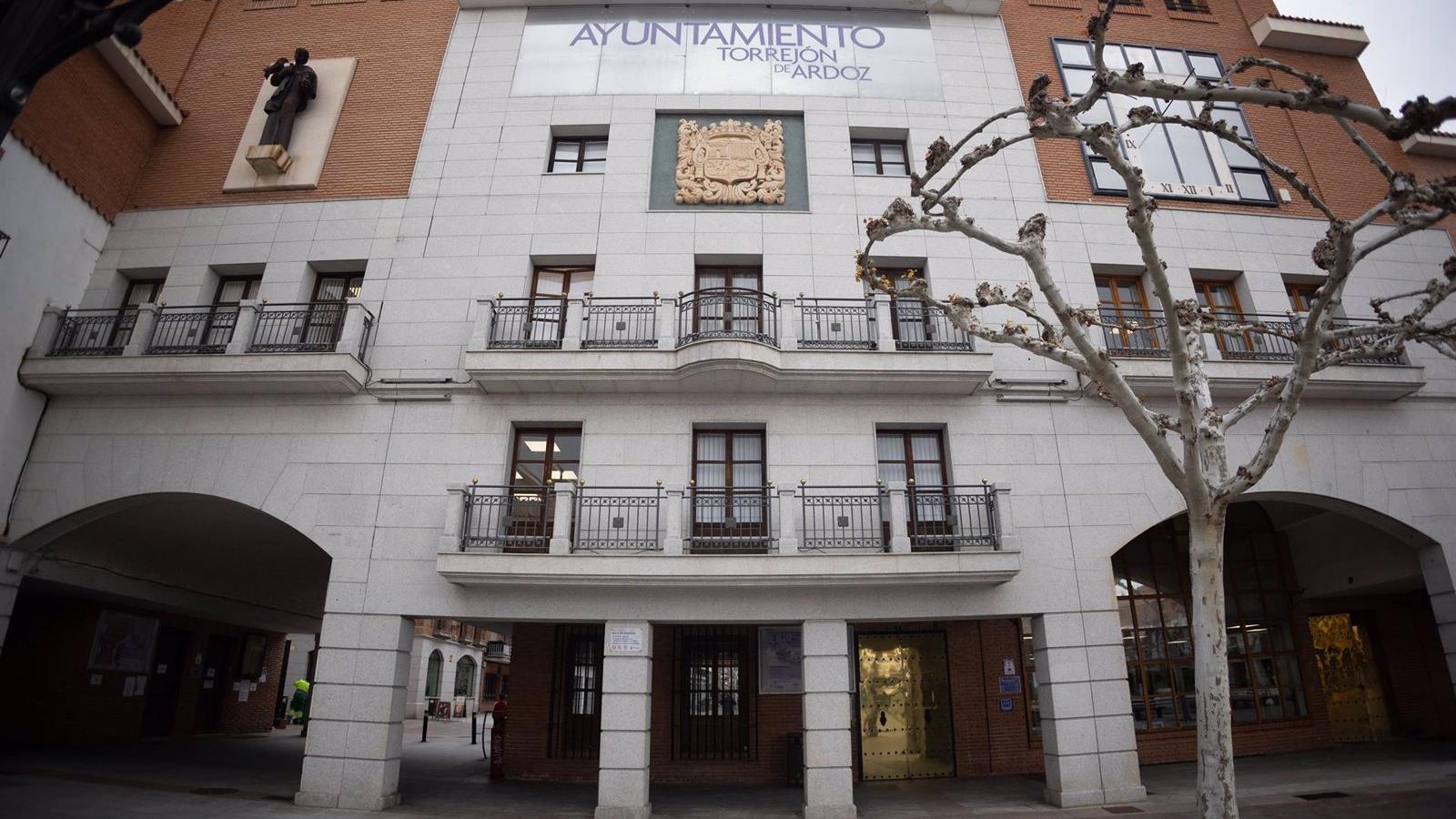 Torrejón se suma al minuto de silencio por las víctimas del incendio de Valencia