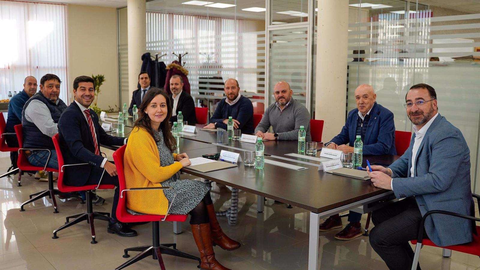 Los alcaldes de Soto, Manzanares y Guadalix proponen  la M-45 como solución a los atascos en la M-607