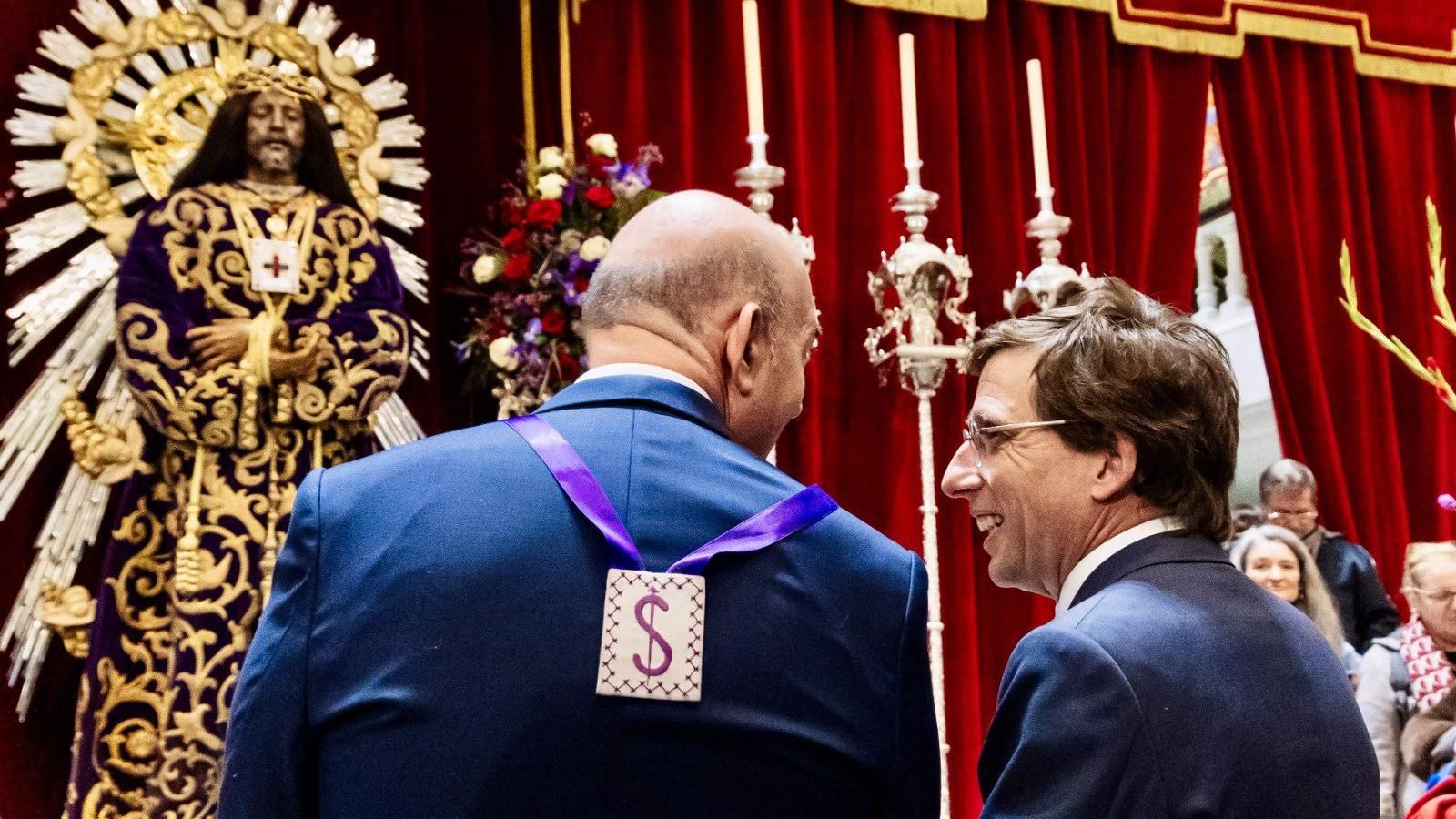 Martínez-Almeida pide al Jesús de Medinaceli por las víctimas del 11M y sus familiares