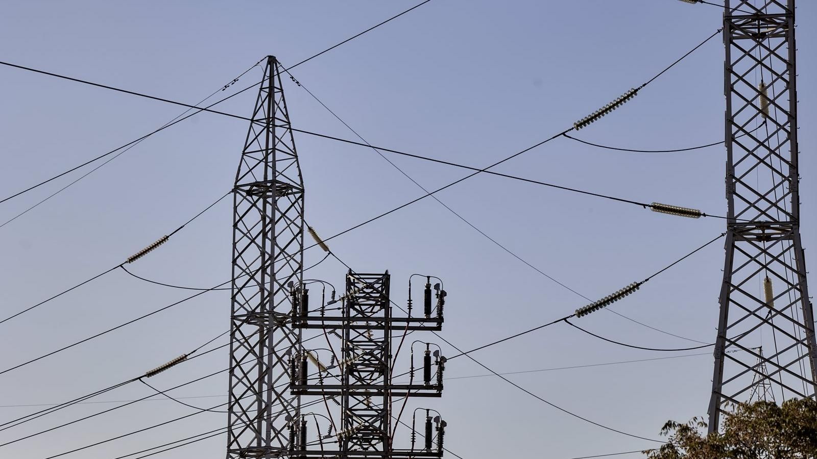 El precio de la luz sube hasta 7,95 euros/MWh y encadena 11 días por debajo de los 10 euros