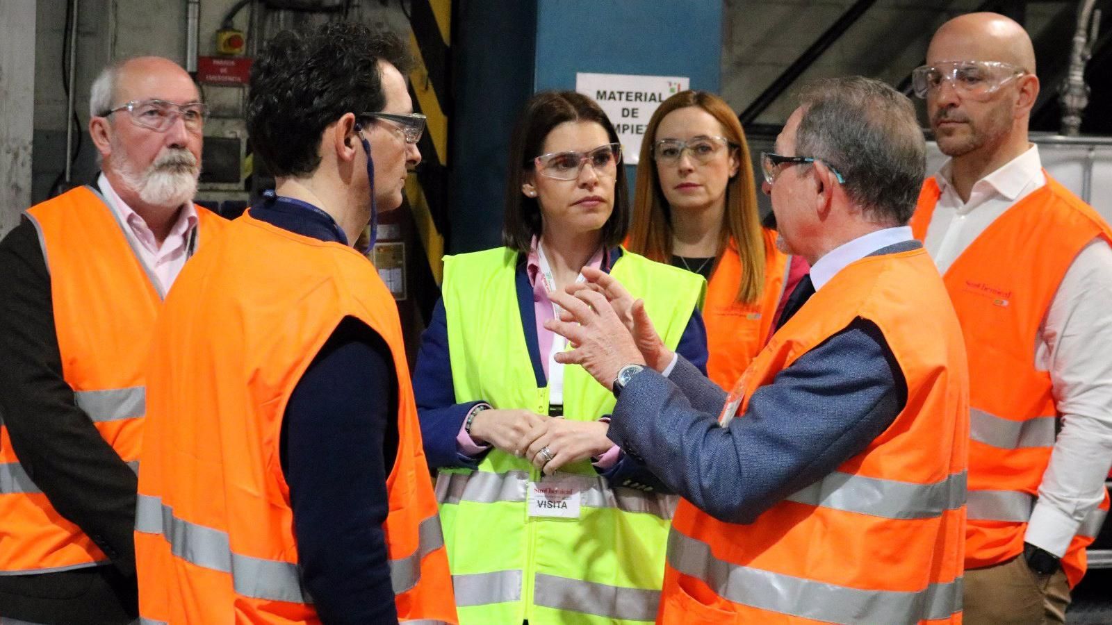 Piquet visita la planta de Sun Chemical en Alcalá de Henares