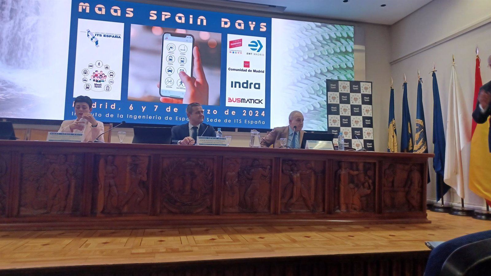 Avances en los sistemas inteligentes de transporte para mejorar la experiencia de los viajeros en la región