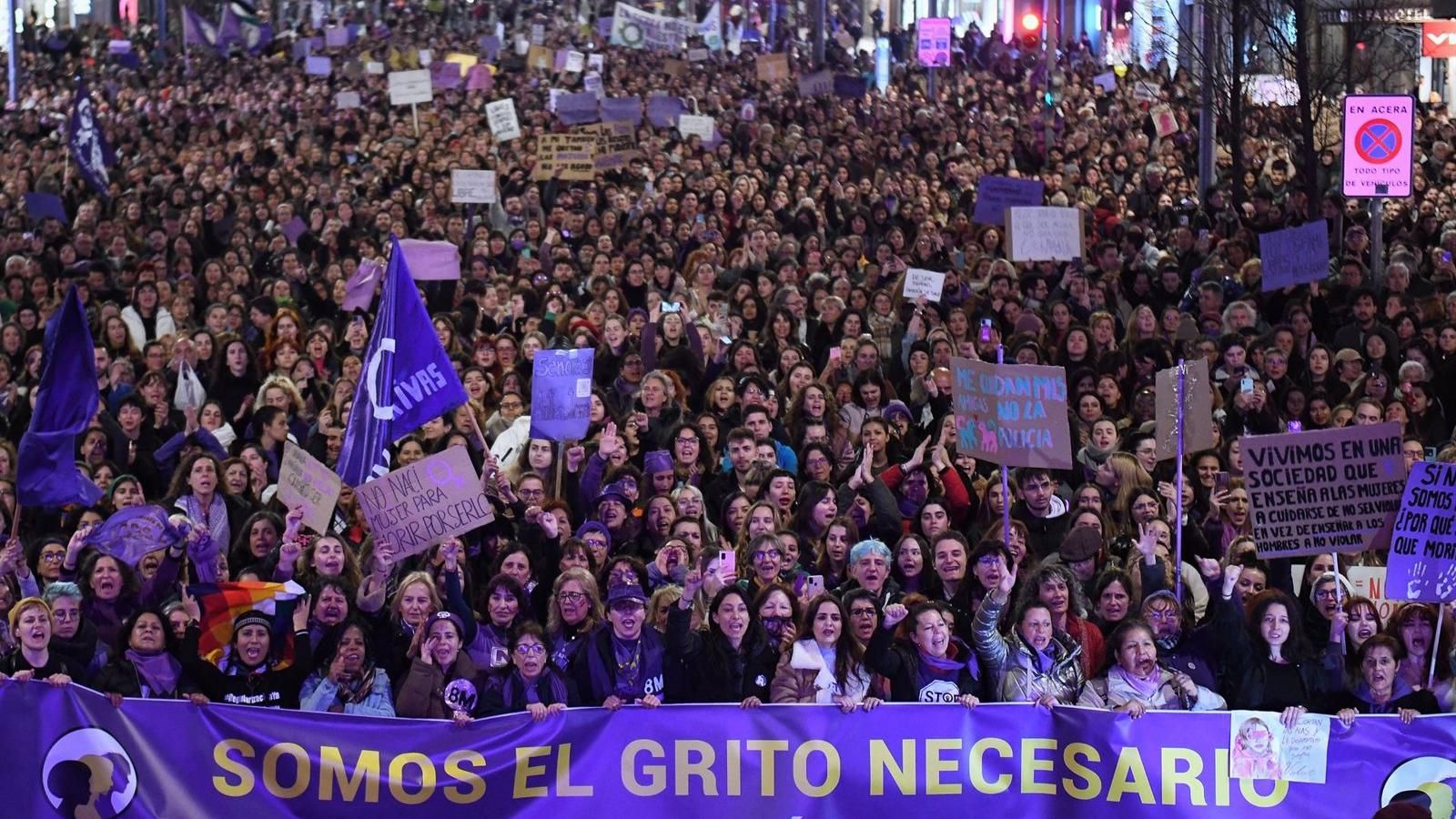 Más de una veintena de concentraciones por el 8M en la región y dos grandes manifestaciones enfrentadas en la capital