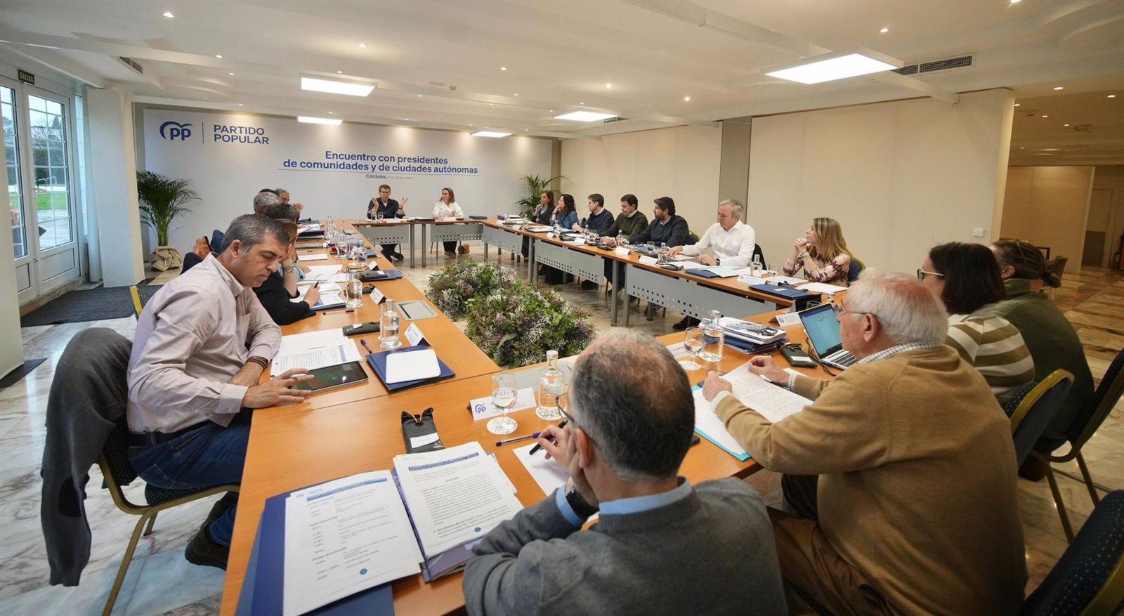 Las autonomías del PP se declaran con la Constitución, con España y contra la corrupción política y económica del PSOE