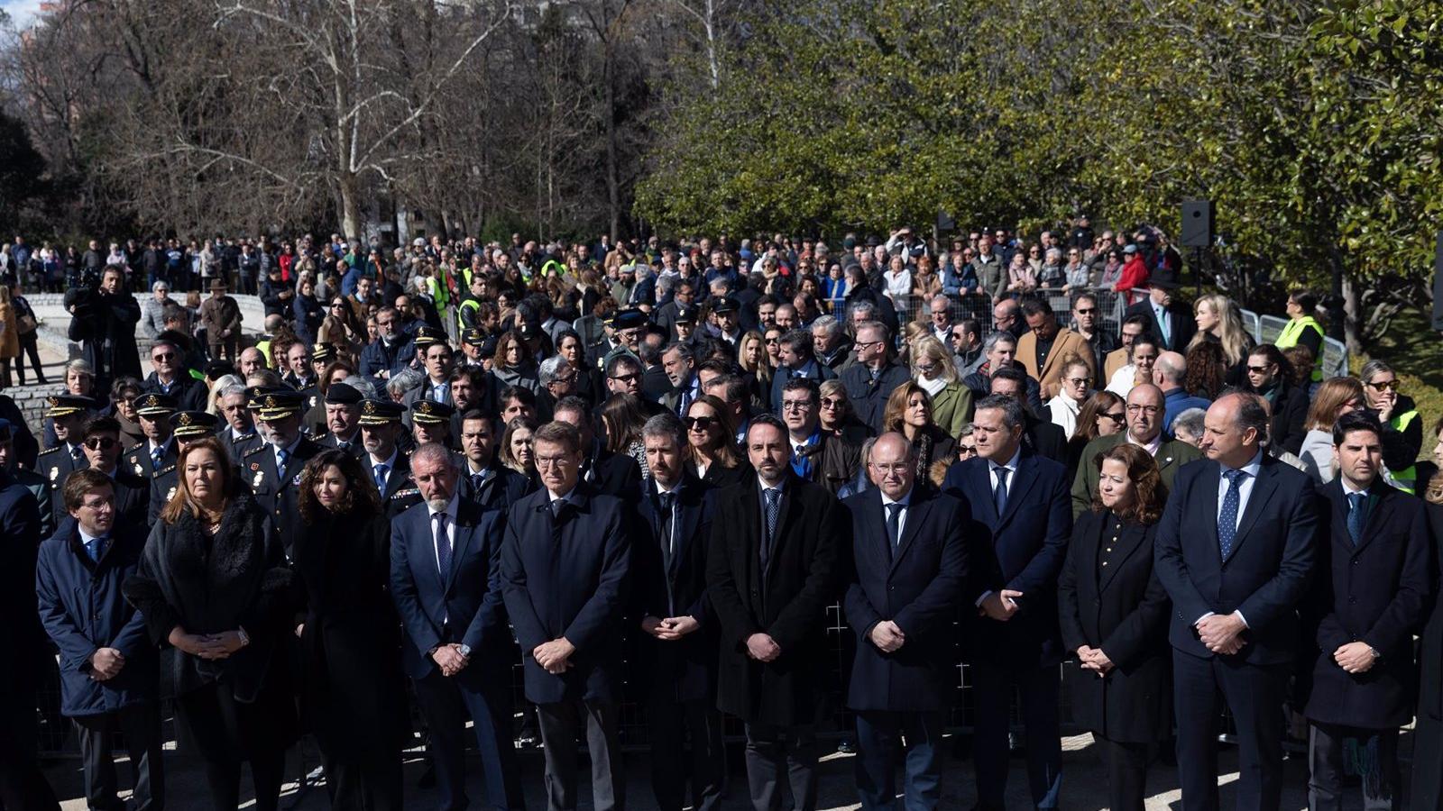  La AVT critica la ausencia del Gobierno en el Bosque del Recuerdo: "Prefiere hacerse fotos con Bildu"