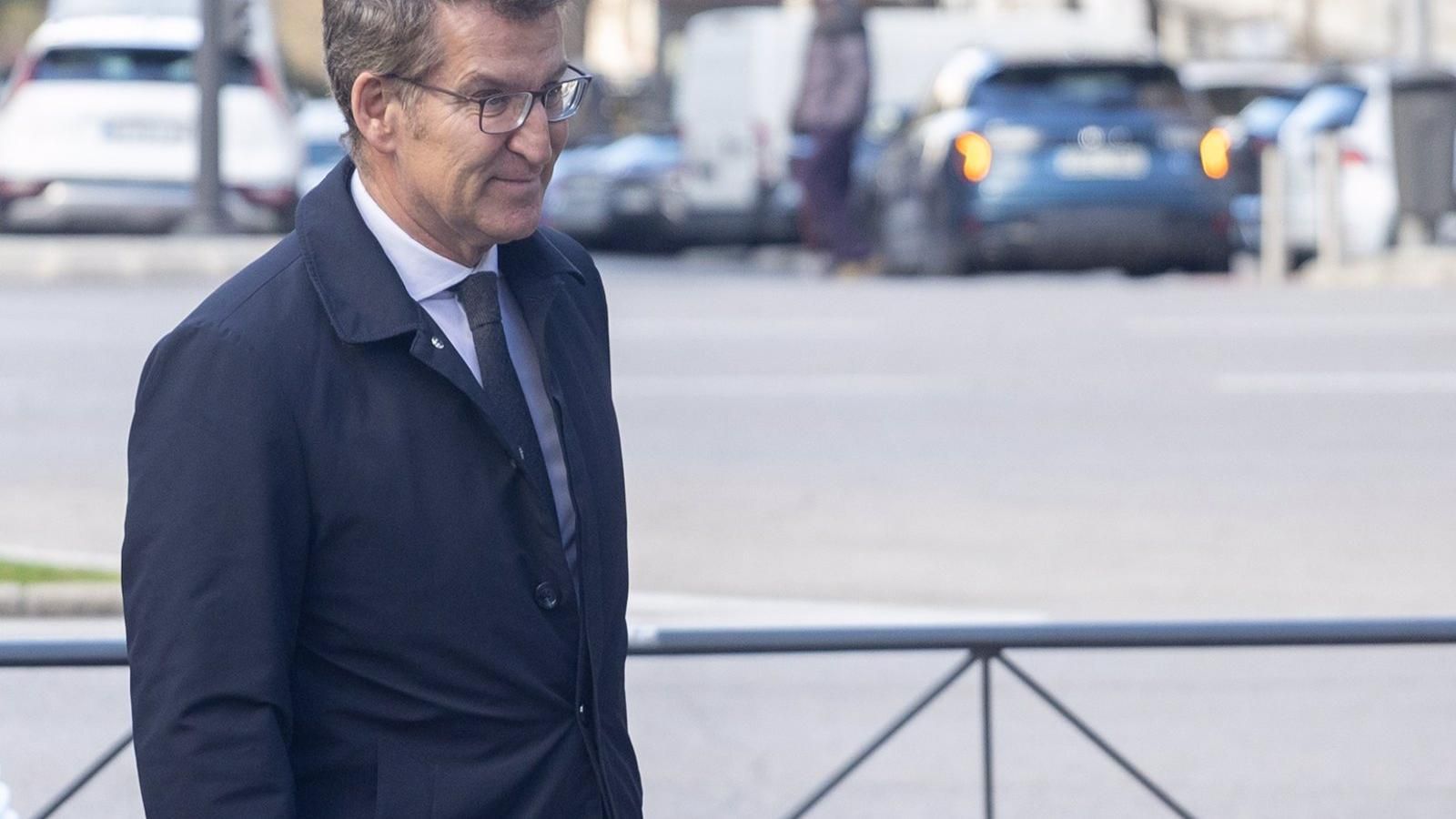Feijóo pide reabrir el 'caso Delcy' porque ve "relación directa" entre las mascarillas, las maletas y rescate Air Europa