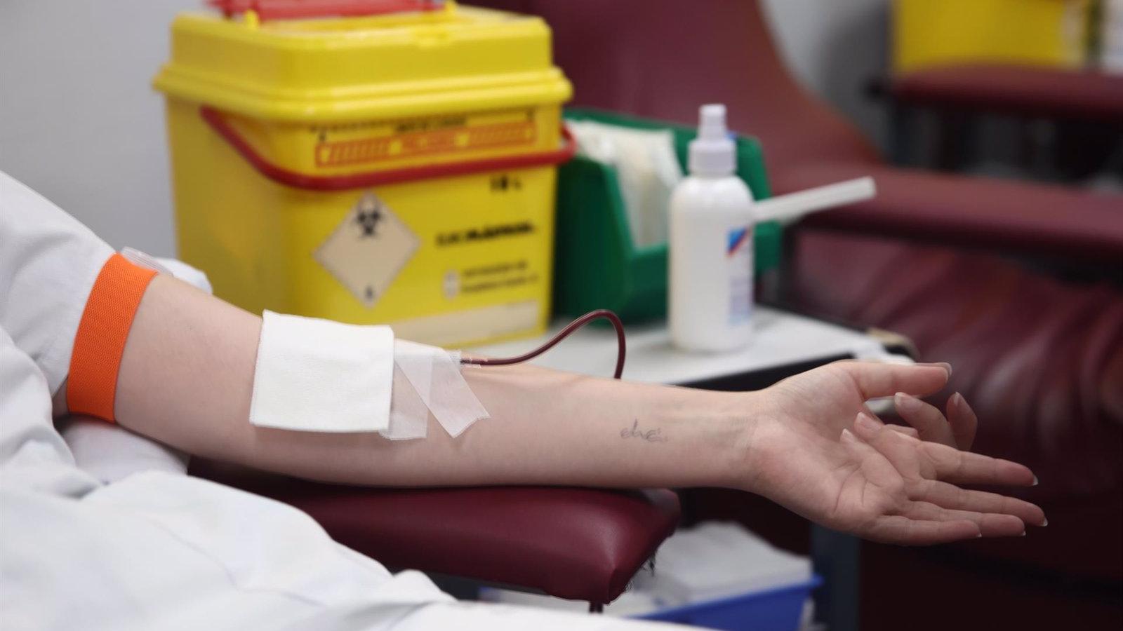 Los hospitales madrileños necesitan con urgencia donaciones del grupo '0-'