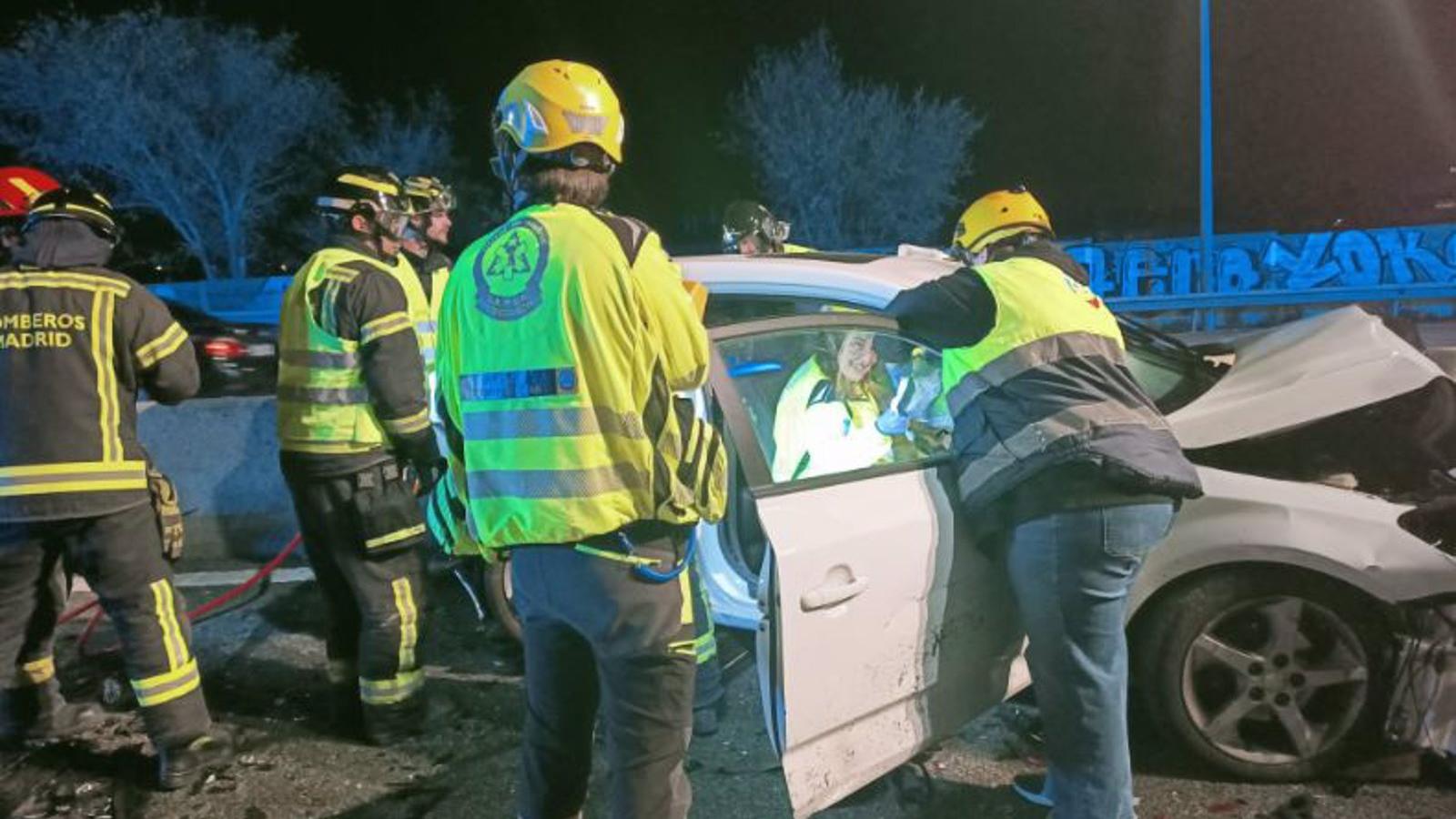  Herida grave una persona y otras tres leves en un accidente con ocho vehículos implicados en la M-14