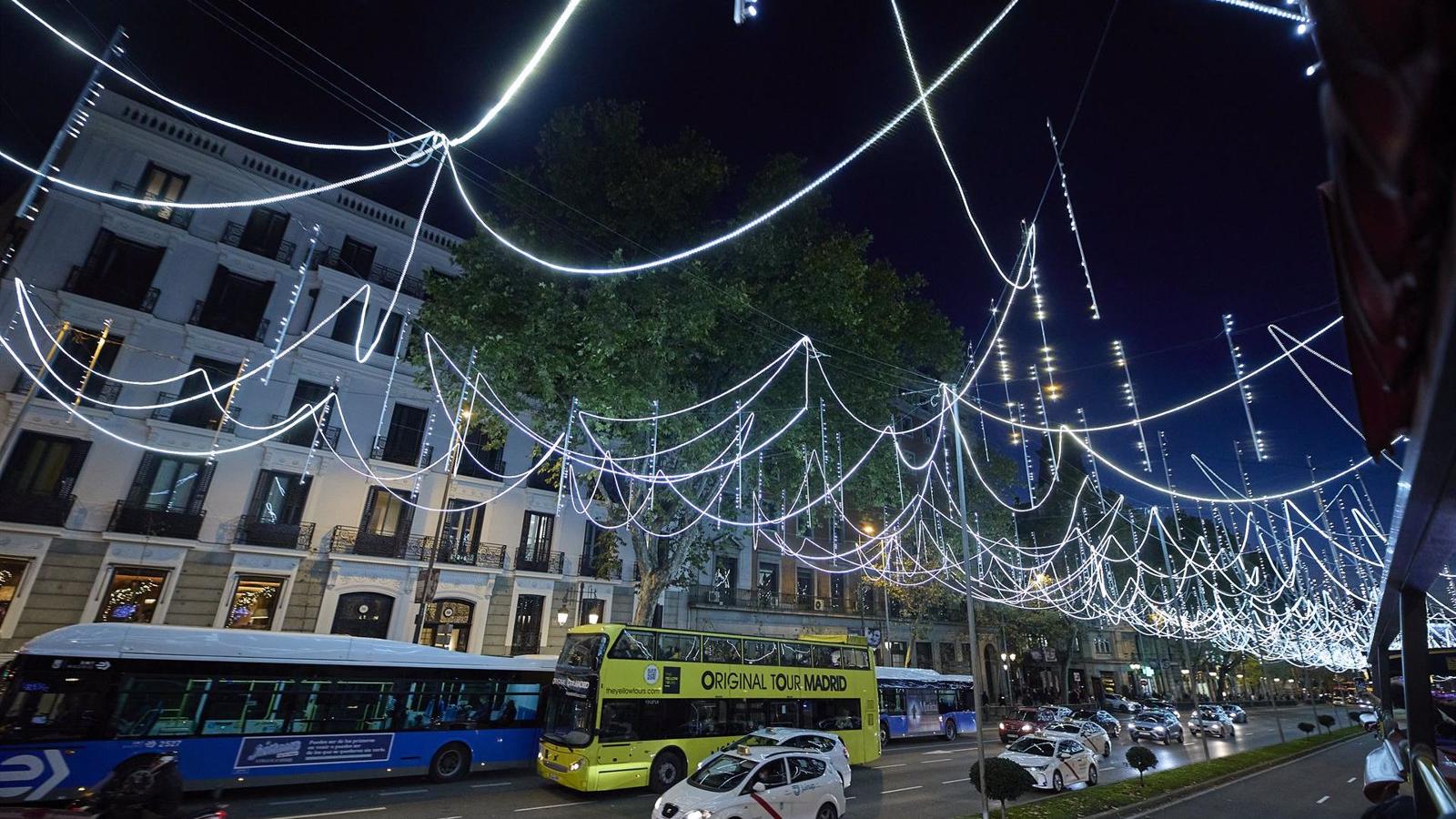 Los ganadores de un concurso escolar en la capital verán sus dibujos transformados en luces de Navidad