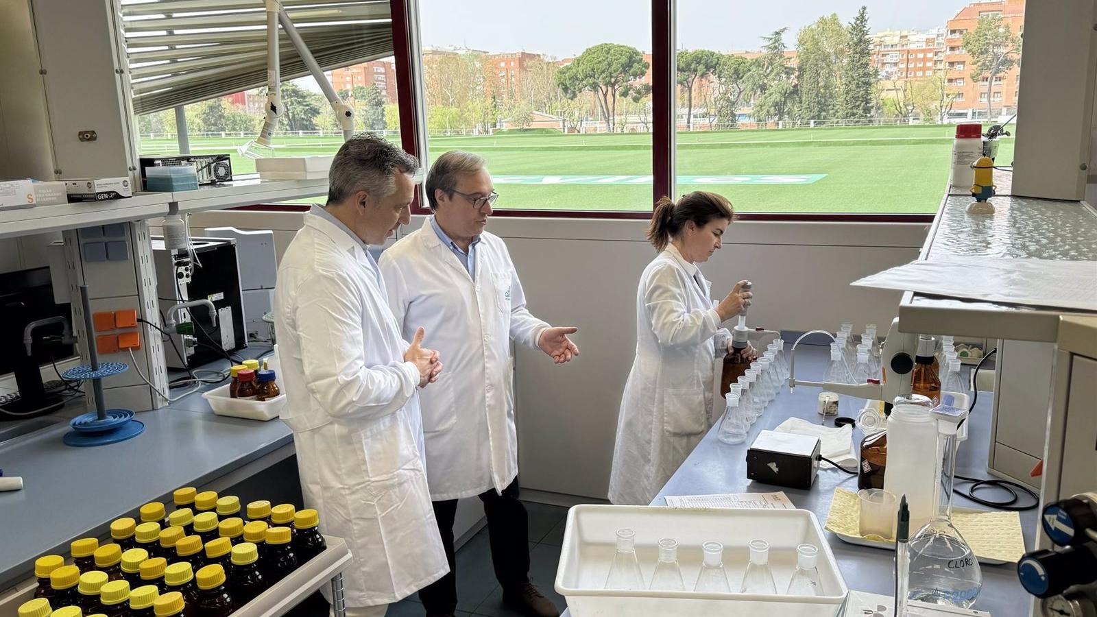 La Comunidad anima a beber agua "de Madrid y del grifo"