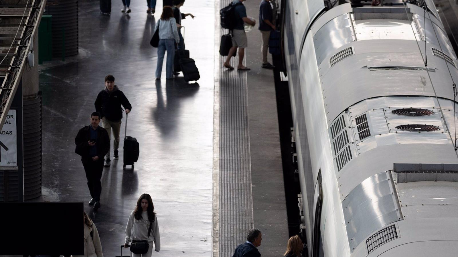 Renfe lidera el ranking sectorial de las mejores empresas en atraer y fidelizar talento, según informe Merco