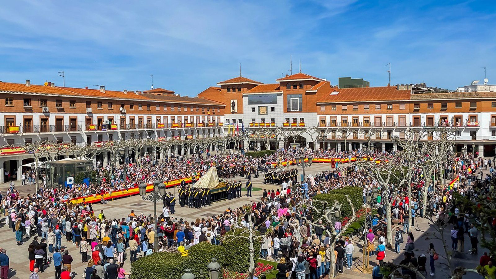 Torrejón pone en valor el trabajo de las hermandades en Semana Santa
