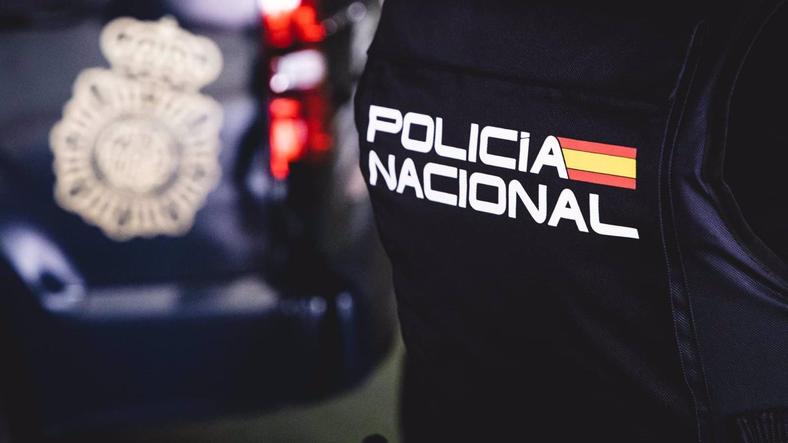  Agentes de la Policía Nacional salvan la vida de un niño de dos años en parada cardiorrespiratoria en Puente de Vallecas