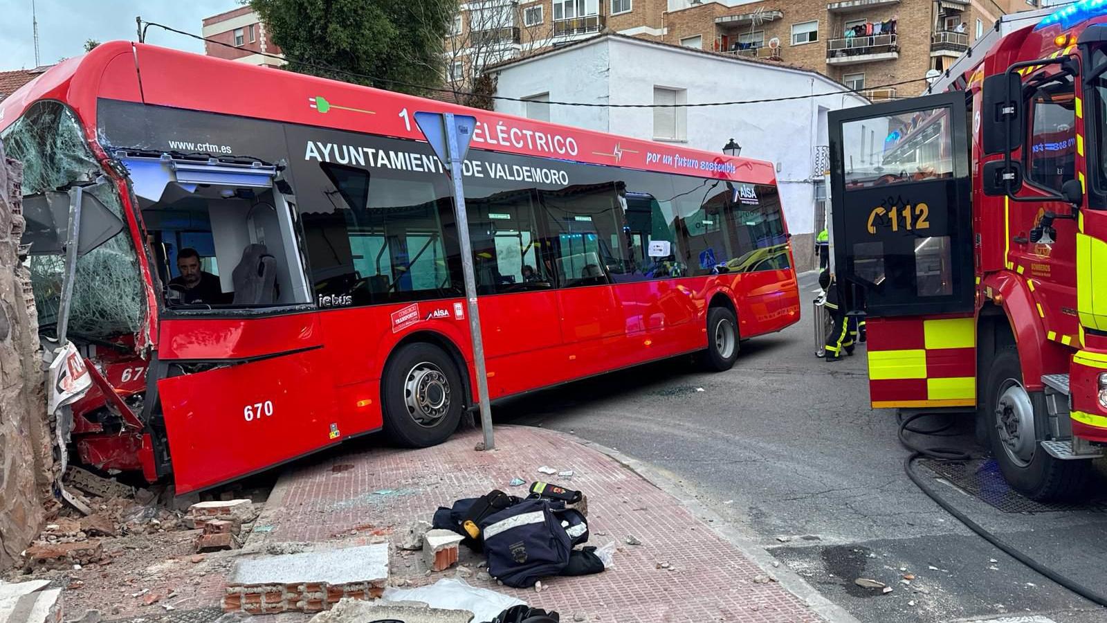  La conductora del autobús de Valdemoro accidentado evoluciona favorablemente