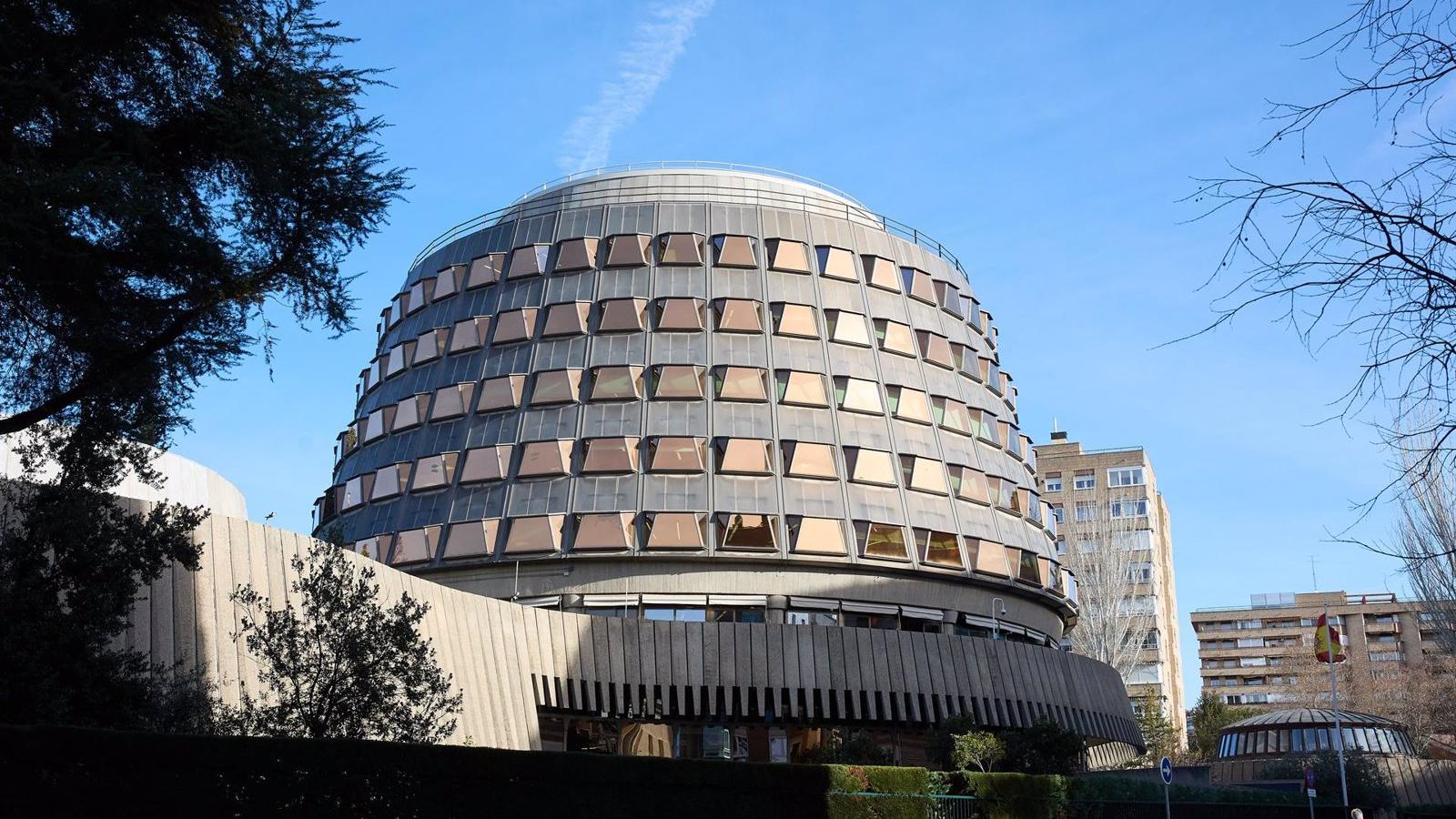 El Constitucional estudia si suspende la iniciativa del Parlament que pide declarar la independencia