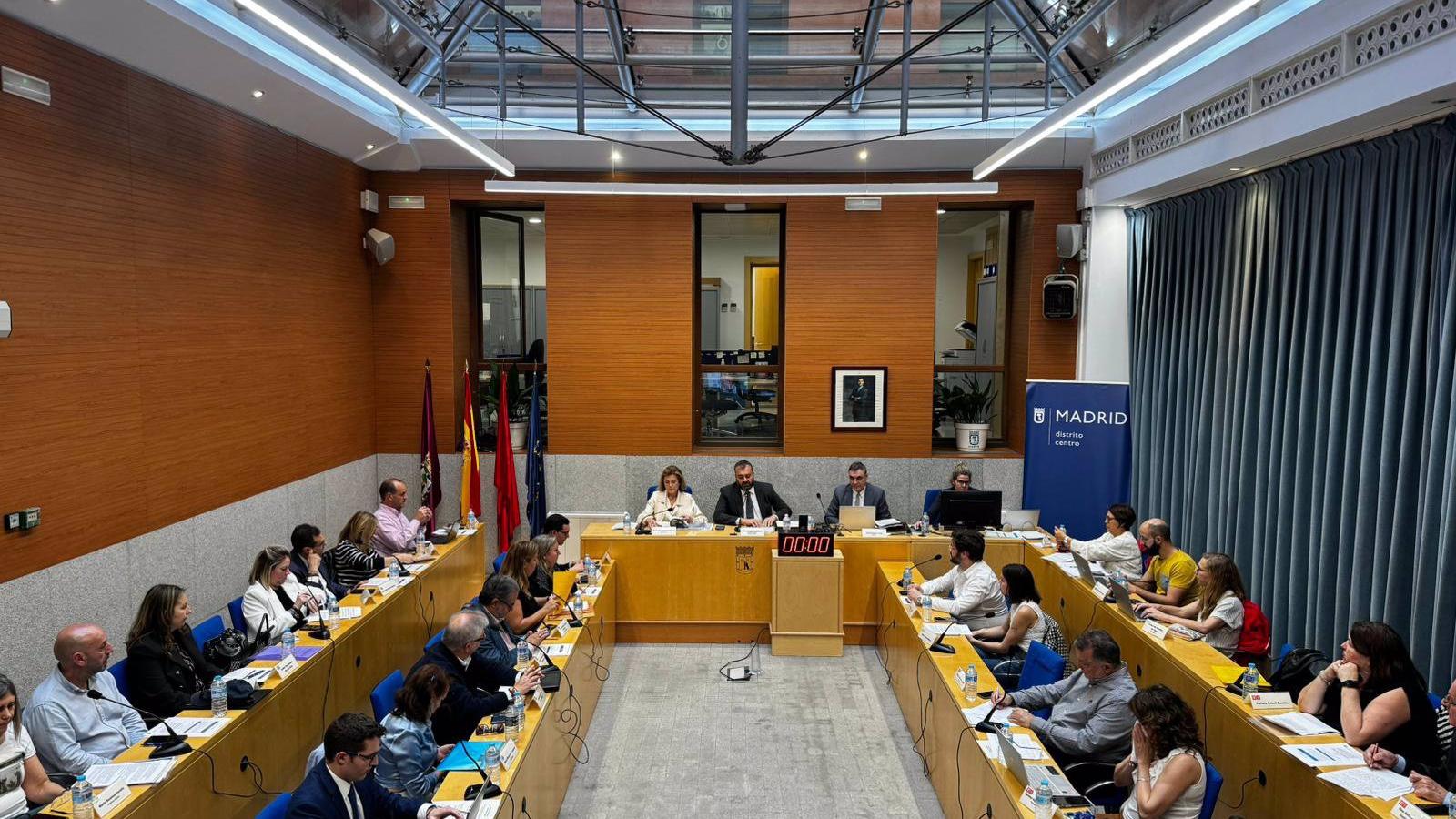 El Pleno de Centro aprueba una proposición en apoyo a la labor la Policía Municipal en los barrios