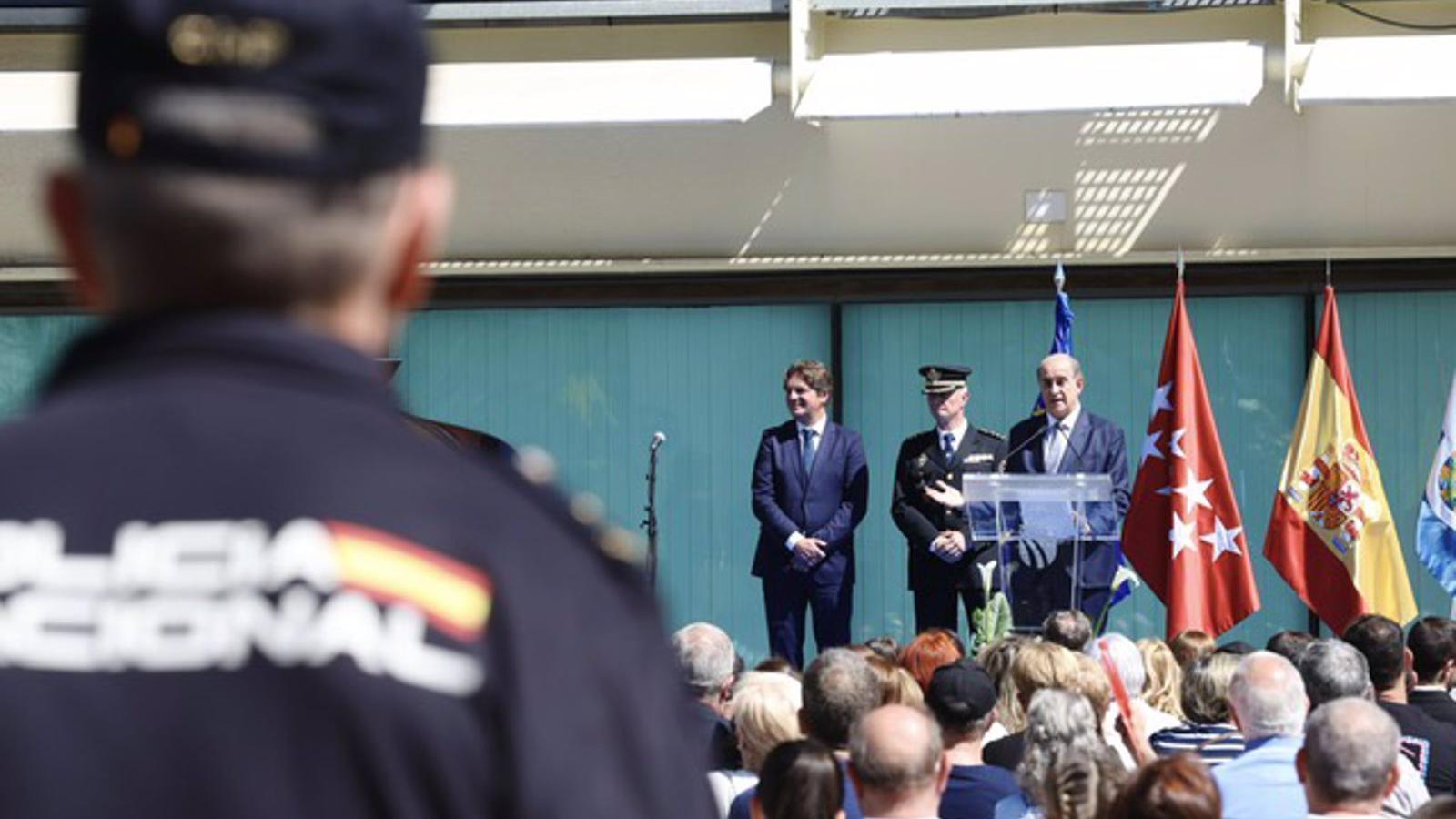 La Policía Nacional recibe la Medalla de Oro de la ciudad de Fuenlabrada