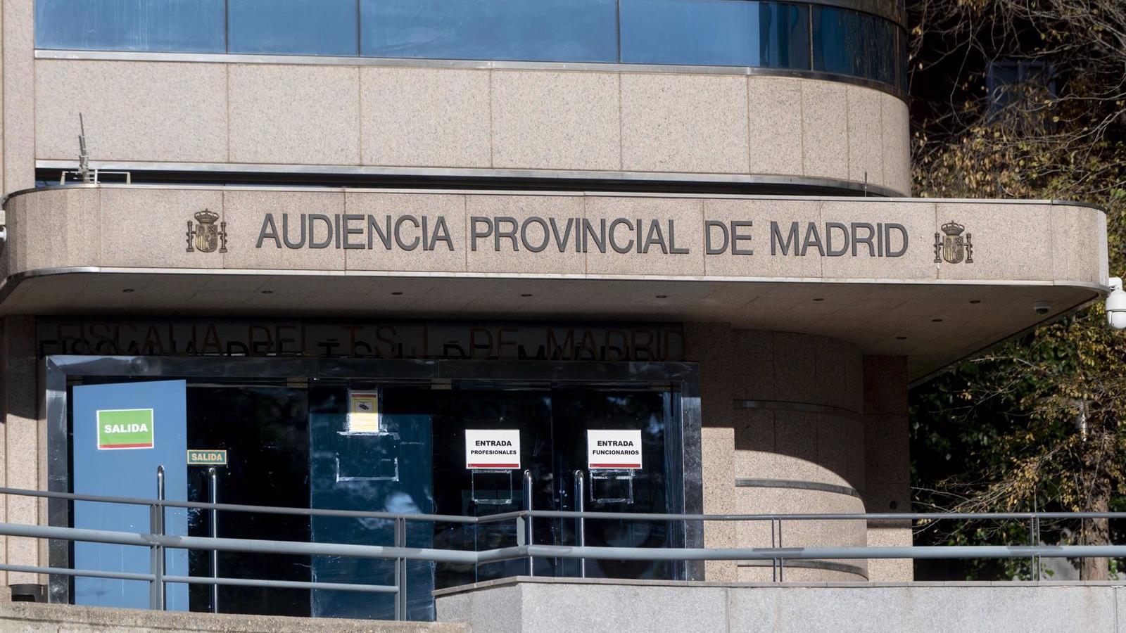 Al banquillo cuatro acusados de matar a un hombre en un bar de Usera después de insinuarse a una chica
