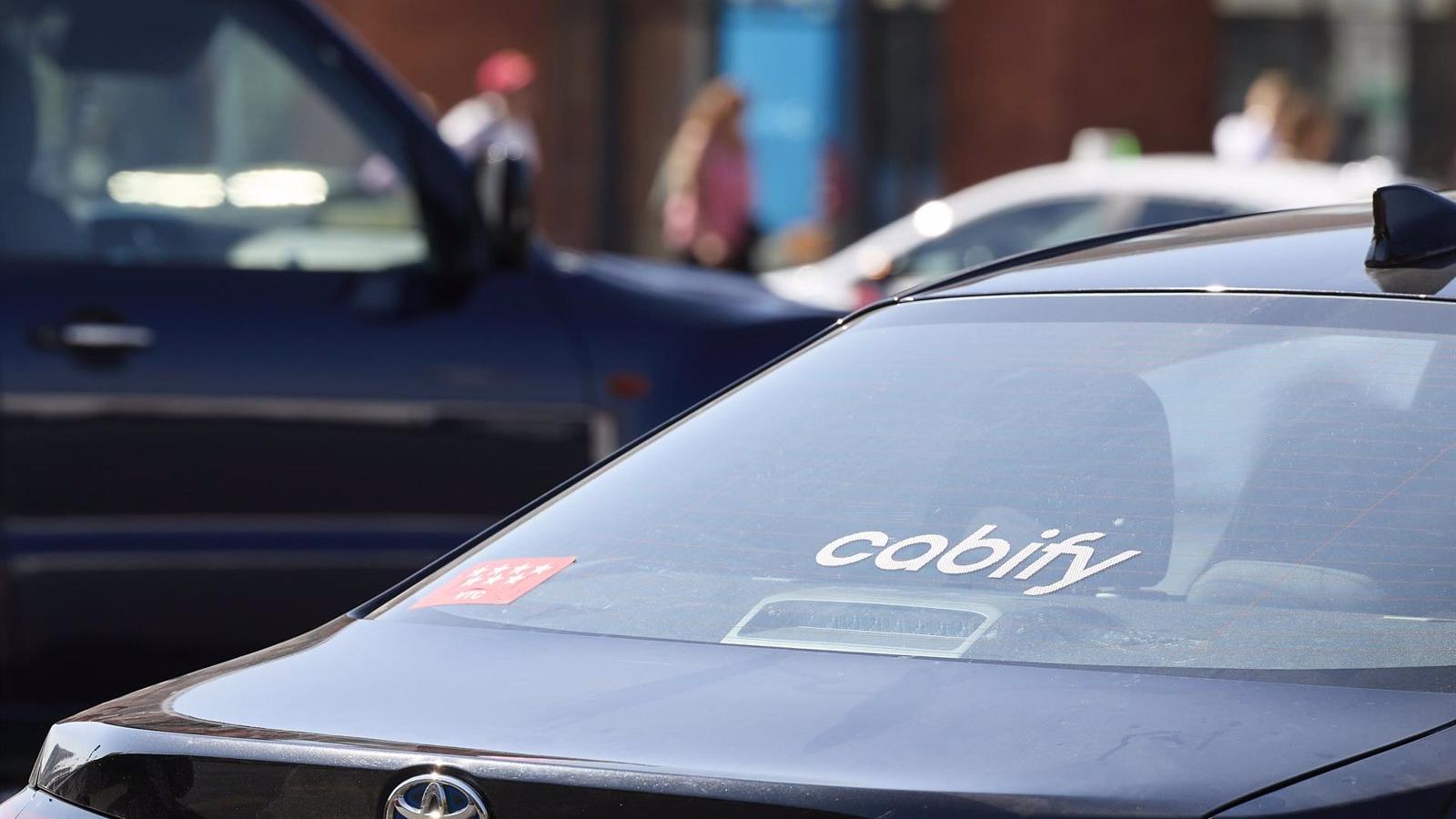 La Comunidad incentivará los viajes de taxis y VTC dirigidos a personas con movilidad reducida para mejorar el servicio